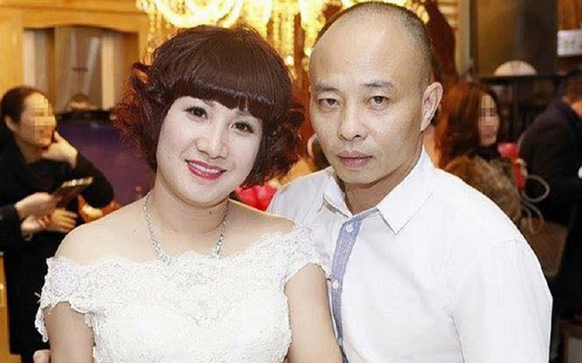 Vợ Đường Nhuệ thao túng đấu giá đất: Giám đốc Trung tâm Dịch vụ đấu giá khai bị đe dọa bắt cóc con gái - Ảnh 2. Vợ Đường Nhuệ thao túng đấu giá đất: Giám đốc Trung tâm Dịch vụ đấu giá khai bị đe dọa bắt cóc con gái - Ảnh 2.