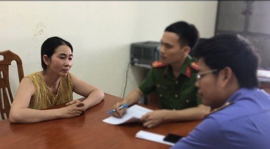 Đưa 21 người đi nước ngoài trái phép thu hàng trăm ngàn USD - Ảnh 1.