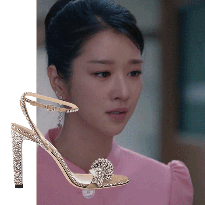 Nghiện giày cao gót đến mức mặc váy ngủ cũng phải đi, Seo Ye Ji có cả kho giày đẹp mê trong Điên Thì Có Sao - Ảnh 16.