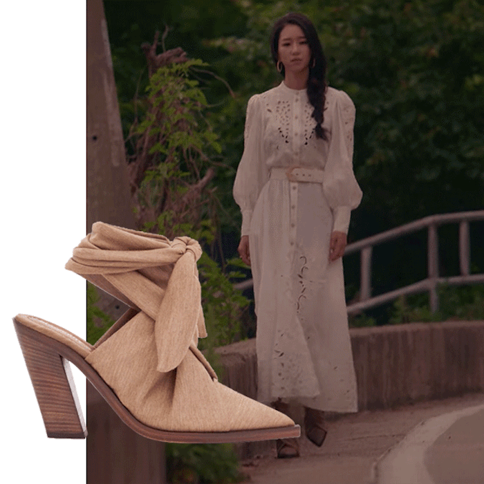 Nghiện giày cao gót đến mức mặc váy ngủ cũng phải đi, Seo Ye Ji có cả kho giày đẹp mê trong Điên Thì Có Sao - Ảnh 10.
