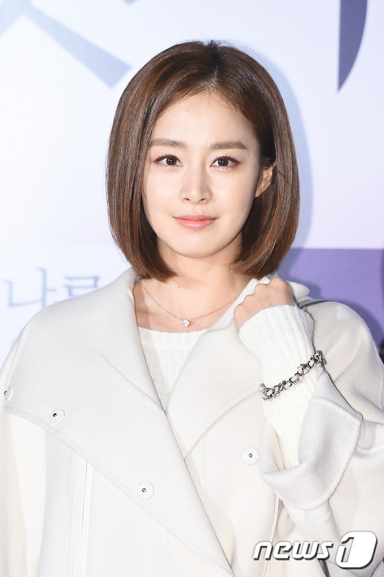 Ở tuổi 40, Kim Tae Hee tái hiện kiểu tóc ngắn từng gây sốt 5 năm trước, nhan sắc Ở tuổi 40, Kim Tae Hee tái hiện kiểu tóc ngắn từng gây sốt 5 năm trước, nhan sắc