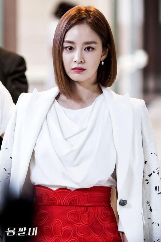 Kim Tae Hee là một trong những diễn viên hàng đầu của xứ kim chi, với vẻ ngoài xinh đẹp và phong cách thời trang đẳng cấp. Hãy cùng xem những hình ảnh của Kim Tae Hee để tìm kiếm những cách phối đồ và kiểu tóc phù hợp với phong cách của bạn.