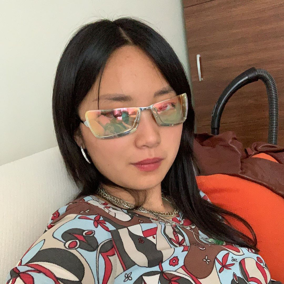 Cô gái gốc Việt tố Balenciaga ăn cắp ý tưởng, khiến netizen khủng bố Instagram của thương hiệu - Ảnh 1.