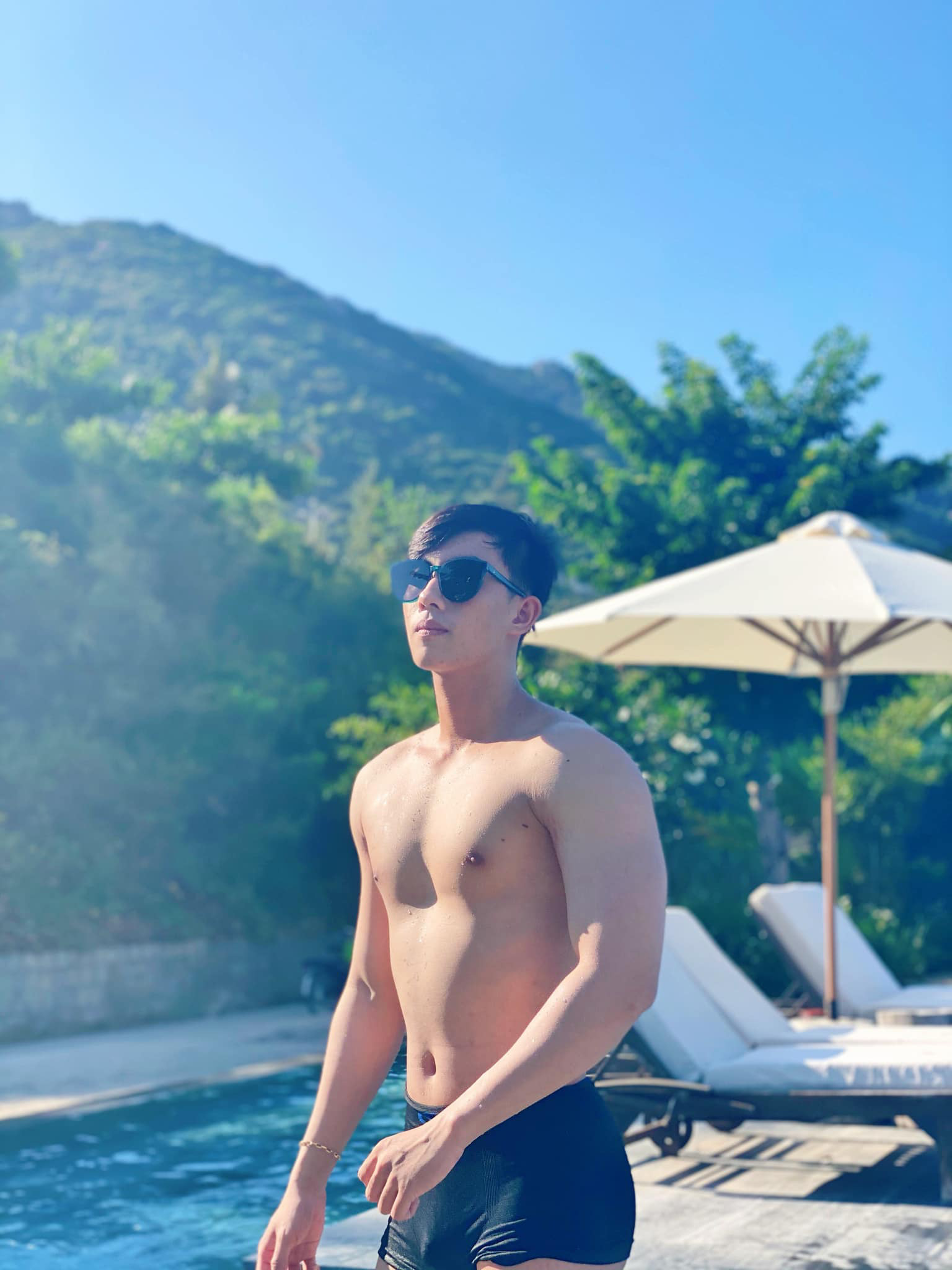 Netizen nô nức xin Facebook của cực phẩm màu Tím khiến ai cũng ngỡ trai thẳng ở Người ấy là ai - Ảnh 12. Netizen nô nức xin Facebook của cực phẩm màu Tím khiến ai cũng ngỡ trai thẳng ở Người ấy là ai - Ảnh 12.