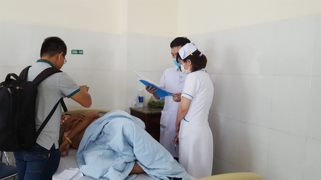 Người d&acirc;n tố 3 thanh ni&ecirc;n bị c&ocirc;ng an x&atilde; đ&aacute;nh nhập viện - Ảnh 3.