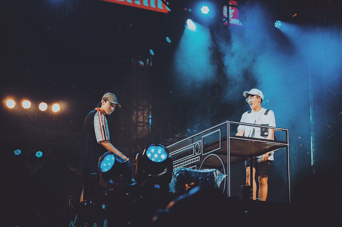 Sơn T&ugrave;ng M-TP bất ngờ tung ra g&agrave; nh&agrave; thứ 2, l&agrave; nam nghệ sĩ Việt Nam duy nhất anh ch&agrave;ng theo d&otilde;i Instagram bấy l&acirc;u - Ảnh 4.