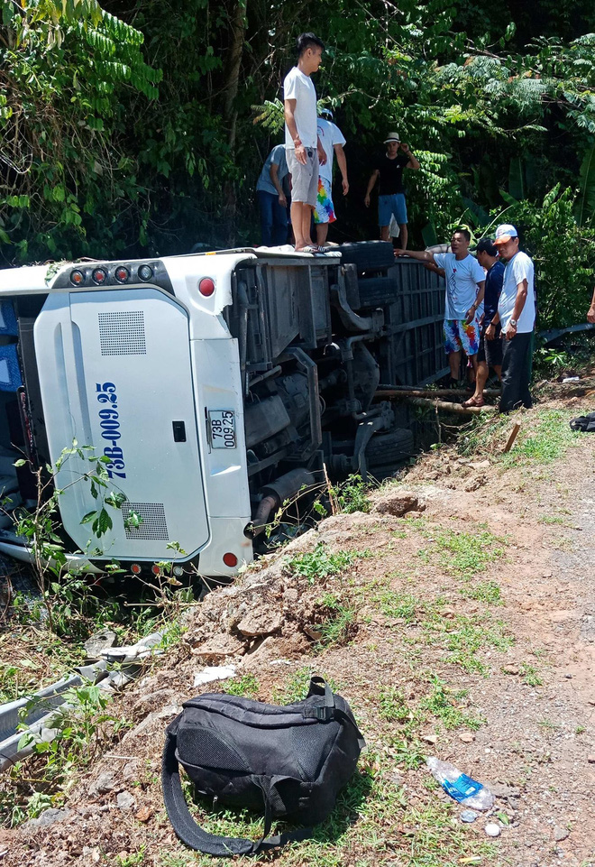 Chủ tịch tỉnh Quảng Bình tiết lộ nguyên nhân vụ tai nạn kinh hoàng khiến 13 người chết - Ảnh 3.