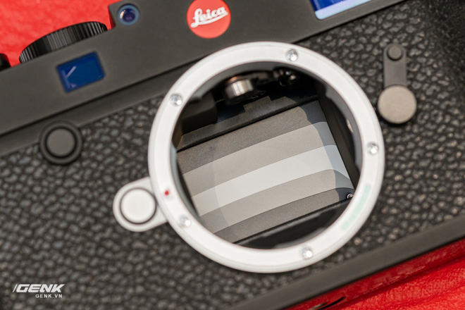 Đập hộp máy ảnh Leica M10-R: Vẫn là nét lạnh lùng hấp dẫn, cảm biến 40 MP, giá 219 triệu đồng - Ảnh 10.