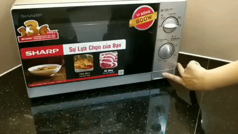 Review lẩu d&ecirc; ăn liền gi&aacute; 110k: Nhiều topping, ngập thịt nhưng g&acirc;y sốc nhất l&agrave; nước d&ugrave;ng - Ảnh 8.