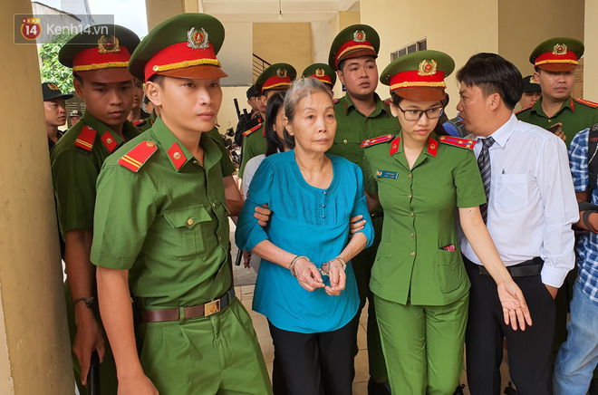 Bố của nữ chủ mưu giết người, đổ bê tông gào khóc sau khi con nhận bản án tử hình - Ảnh 5.