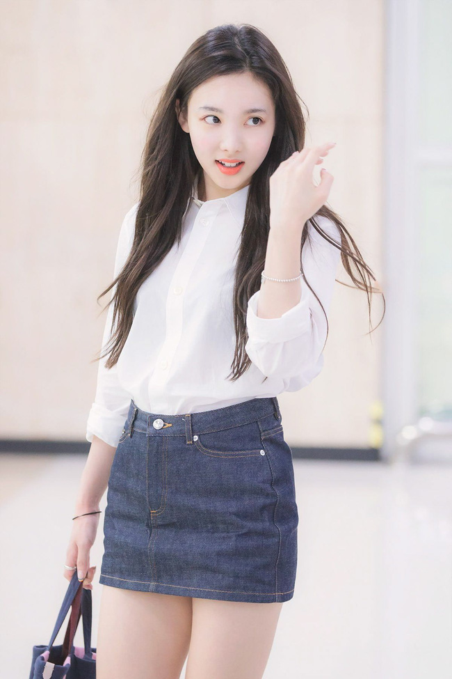 Nayeon (TWICE) không quá cao, toàn mặc đồ đơn giản nhưng style vẫn sành điệu và tôn dáng hết cỡ - Ảnh 14.