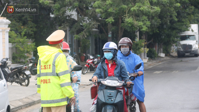 Đà Nẵng lập 8 chốt kiểm soát người và phương tiện ra vào thành phố - Ảnh 6.