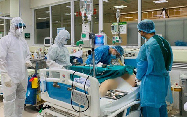 Bộ Y tế: Bệnh nhân 437 nguy kịch, thêm nhiều ca mắc COVID-19 diễn biến rất nặng - Ảnh 1. Bộ Y tế: Bệnh nhân 437 nguy kịch, thêm nhiều ca mắc COVID-19 diễn biến rất nặng - Ảnh 1.