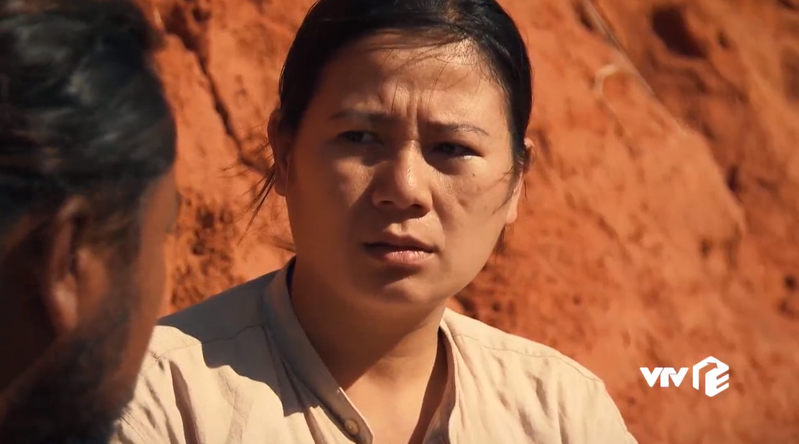 3 kiểu logic trời ơi đất hỡi ở C&aacute;t Đỏ: Em g&aacute;i mộng mơ v&ocirc; tư m&acirc;y mưa đến c&oacute; bầu nhưng qu&ecirc;n hỏi t&ecirc;n cha đứa b&eacute; - Ảnh 4.