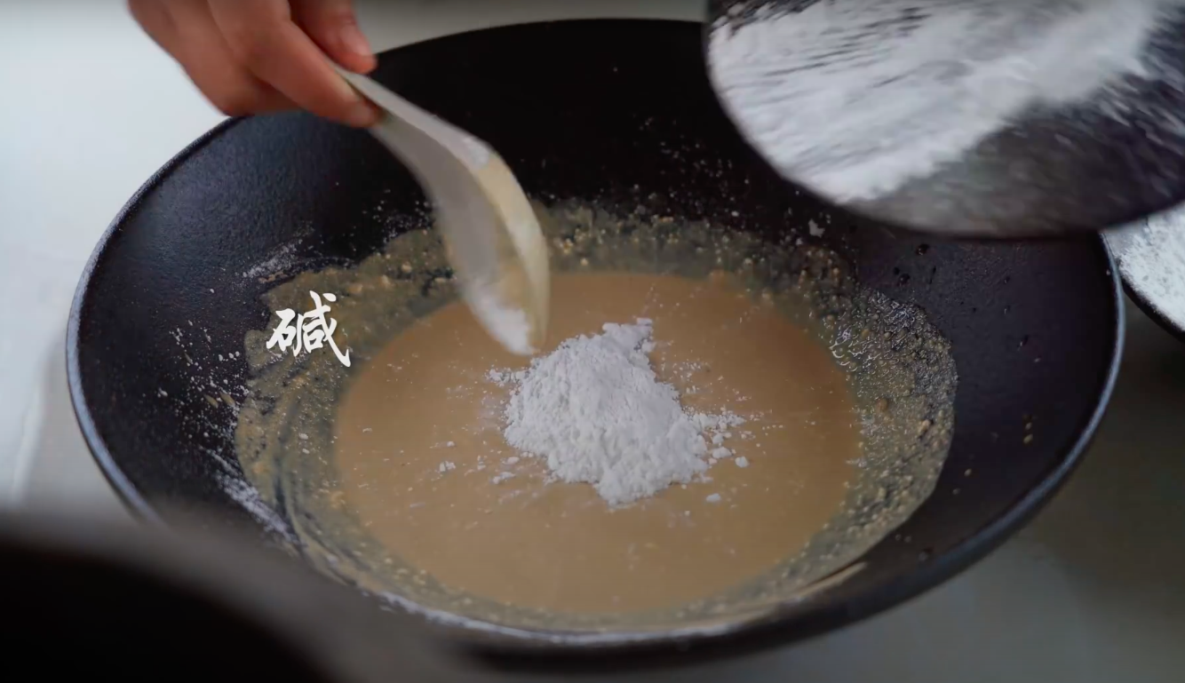 Ngay tại Trung Quốc đ&atilde; c&oacute; loạt vlogger phong c&aacute;ch na n&aacute; L&yacute; Tử Thất, c&oacute; người c&ograve;n gần như &ldquo;copy&rdquo; nguy&ecirc;n si - Ảnh 28.