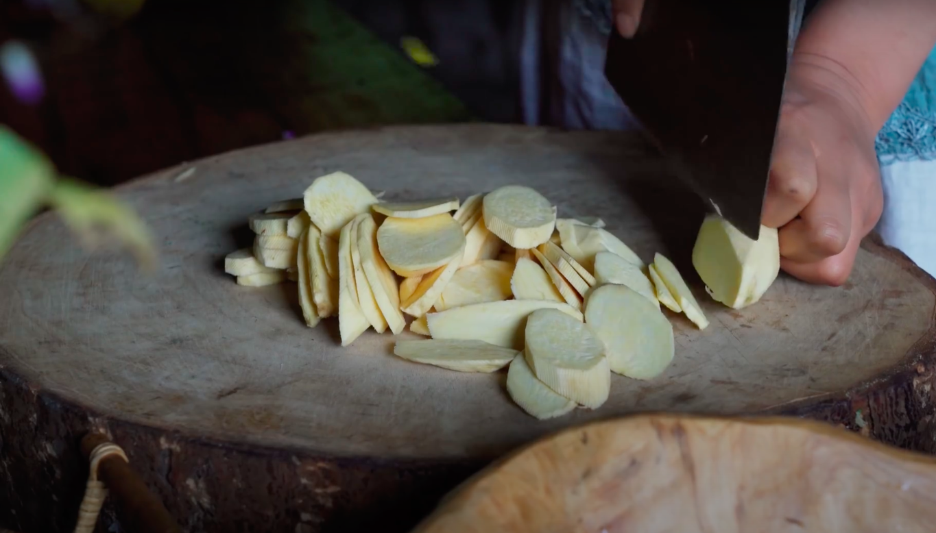 Ngay tại Trung Quốc đ&atilde; c&oacute; loạt vlogger phong c&aacute;ch na n&aacute; L&yacute; Tử Thất, c&oacute; người c&ograve;n gần như &ldquo;copy&rdquo; nguy&ecirc;n si - Ảnh 26.