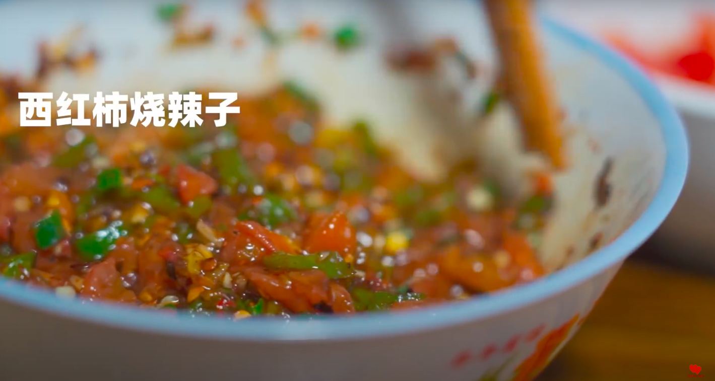 Ngay tại Trung Quốc đ&atilde; c&oacute; loạt vlogger phong c&aacute;ch na n&aacute; L&yacute; Tử Thất, c&oacute; người c&ograve;n gần như &ldquo;copy&rdquo; nguy&ecirc;n si - Ảnh 22.