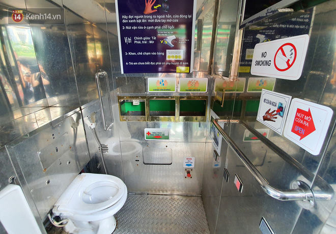 Người Sài Gòn và phòng tắm công cộng: Với nhu cầu về sự tiện lợi và sạch sẽ, ngày càng nhiều người Sài Gòn đến sử dụng các phòng tắm công cộng được trang bị đầy đủ tiện nghi. Với nhiều địa điểm và dịch vụ mới, phòng tắm công cộng đang trở thành một lựa chọn tuyệt vời cho những ai muốn tận hưởng không gian tắm rửa hiện đại và thoải mái.