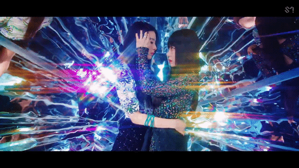 IRENE & SEULGI tung MV Monster đậm chất bách hợp lại pha thêm kinh dị, visual khiến fan nức nở không uổng công chờ! - Ảnh 6.