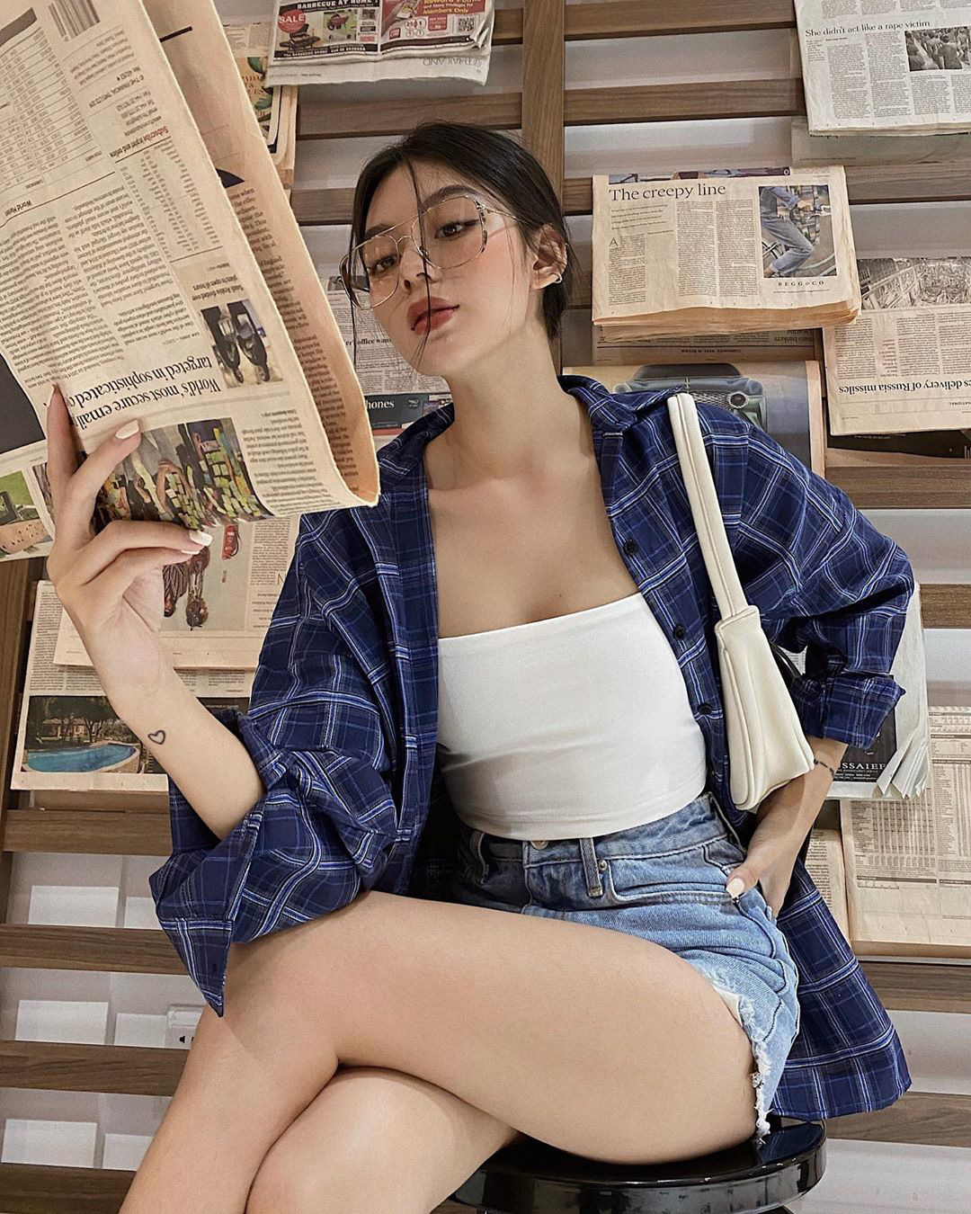 Tóc “râu gián” quen thuộc mà lại bất ngờ thành hot trend, chị em áp dụng là có visual xịn sò ngay - Ảnh 9. Tóc “râu gián” quen thuộc mà lại bất ngờ thành hot trend, chị em áp dụng là có visual xịn sò ngay - Ảnh 9.