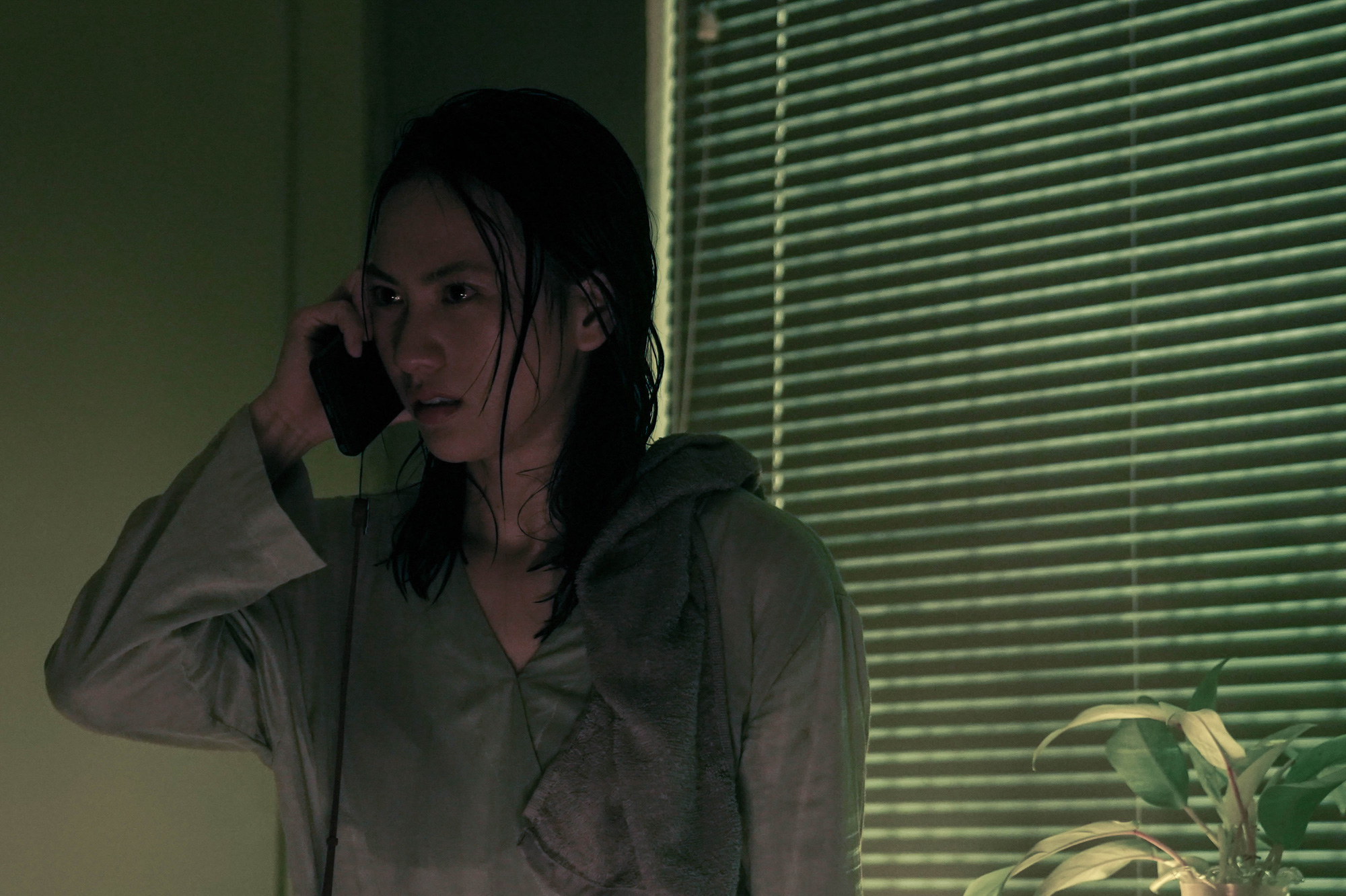 Bằng Chứng V&ocirc; H&igrave;nh: D&agrave;n diễn vi&ecirc;n chất lượng kh&ocirc;ng thua g&igrave; bản gốc nhưng nội dung đ&aacute;ng tiếc nhẹ - Ảnh 14.