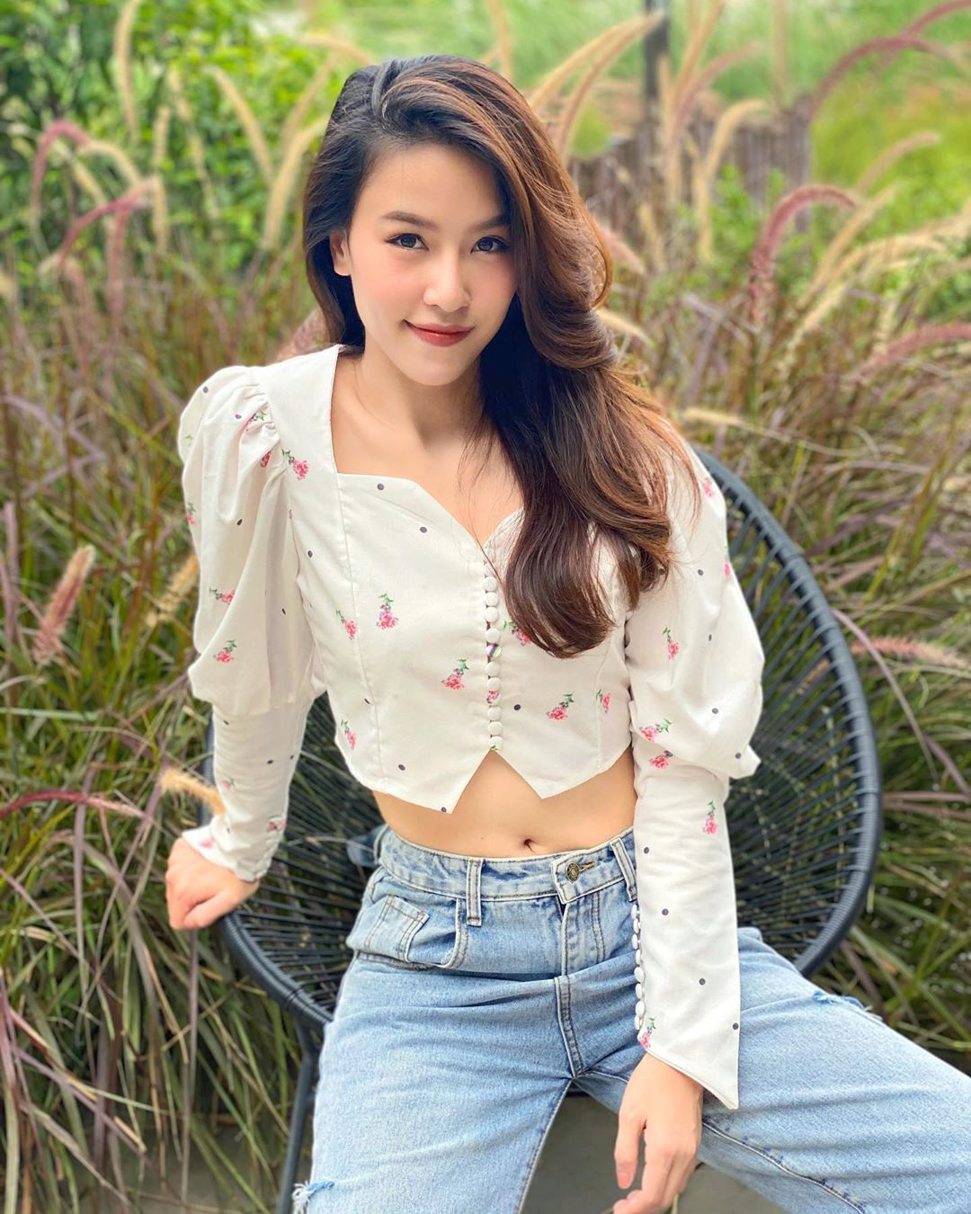 Crop top cổ vuông vừa sexy lại sang chảnh, nàng nào diện lên cũng xinh xẻo hơn vài phần - Ảnh 6.