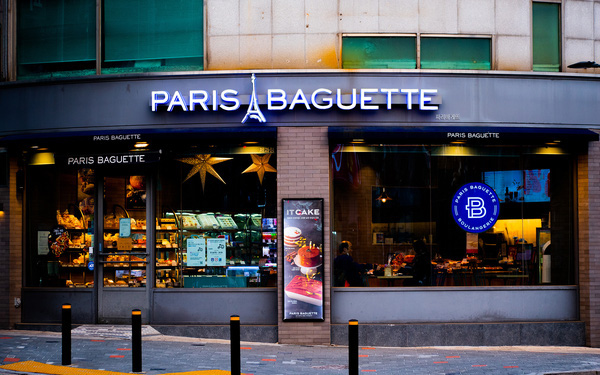 Gia tộc đứng sau đế chế Paris Baguette thua lỗ hàng trăm triệu USD - Ảnh 1.