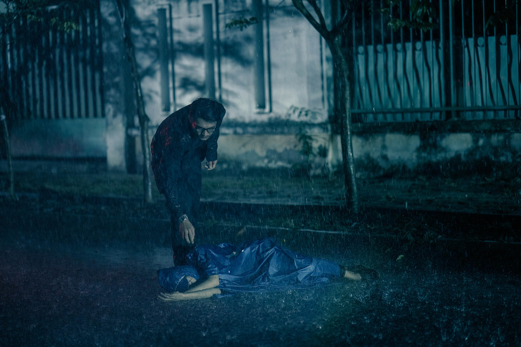 Bằng Chứng V&ocirc; H&igrave;nh: D&agrave;n diễn vi&ecirc;n chất lượng kh&ocirc;ng thua g&igrave; bản gốc nhưng nội dung đ&aacute;ng tiếc nhẹ - Ảnh 10.