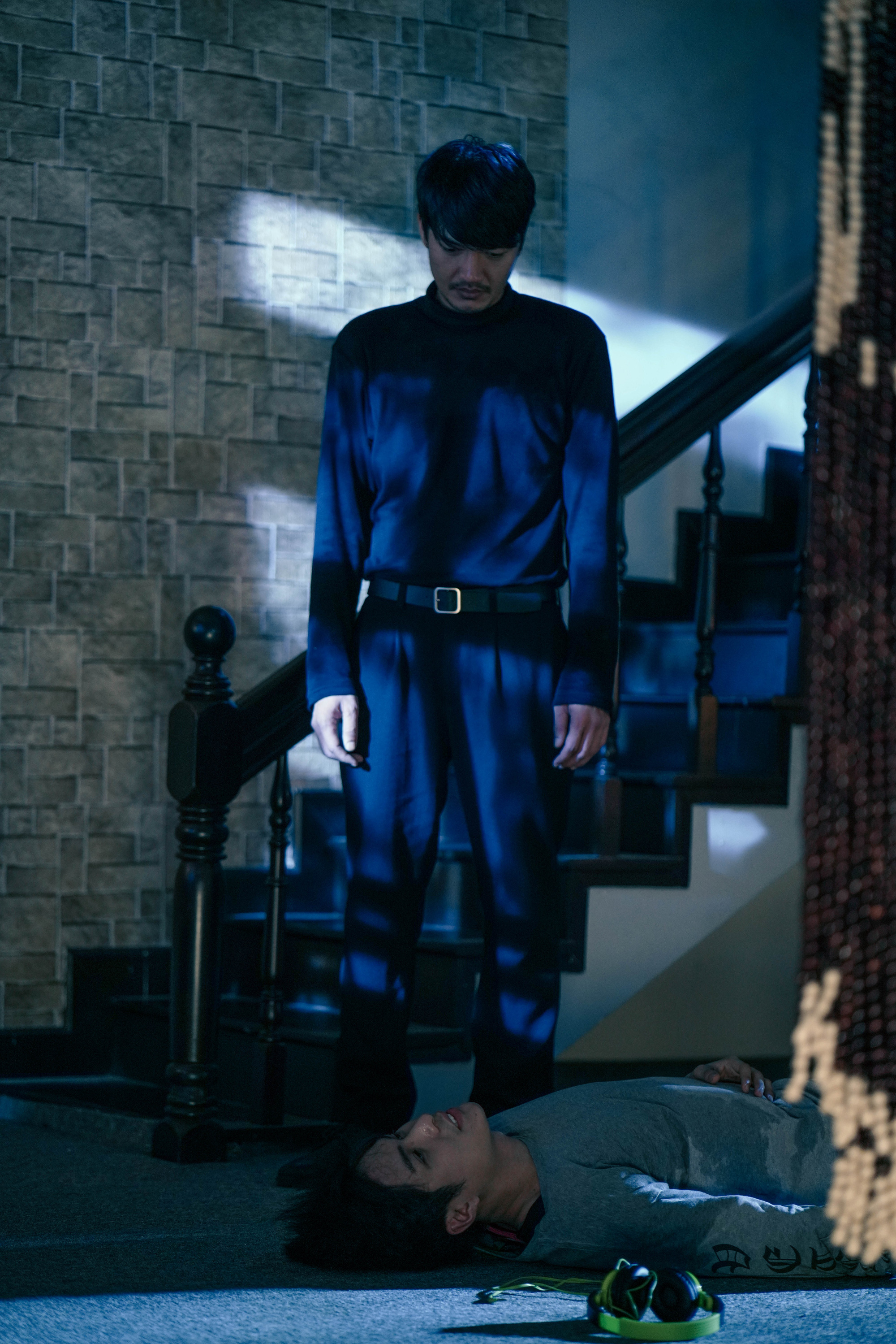 Bằng Chứng V&ocirc; H&igrave;nh: D&agrave;n diễn vi&ecirc;n chất lượng kh&ocirc;ng thua g&igrave; bản gốc nhưng nội dung đ&aacute;ng tiếc nhẹ - Ảnh 11.