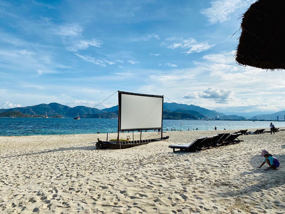 Tình hình check-in ở các điểm nóng du lịch trên cả nước: Huế hoãn Festival sang 2021, Nha Trang nói không với tụ tập trên biển - Ảnh 3. Tình hình check-in ở các điểm nóng du lịch trên cả nước: Huế hoãn Festival sang 2021, Nha Trang nói không với tụ tập trên biển - Ảnh 3.