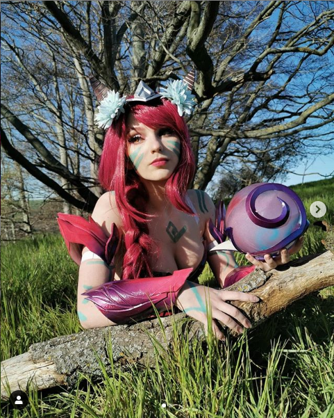 Ngắm màn hóa thân nữ tướng LMHT cực sexy của cosplayer Paperwings - Ảnh 4.