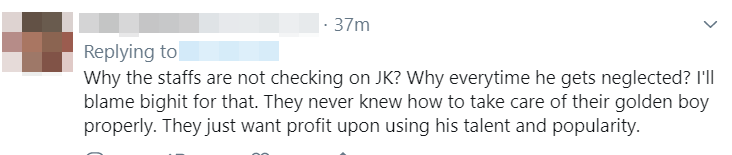 Jimin bất cẩn 1 gi&acirc;y m&agrave; Jungkook v&agrave; V d&iacute;nh &ldquo;li&ecirc;n ho&agrave;n cước&rdquo;, tưởng chuyện nhỏ nhưng ARMY tranh c&atilde;i gay gắt v&igrave; cậu &uacute;t bị ng&oacute; lơ? - Ảnh 6.