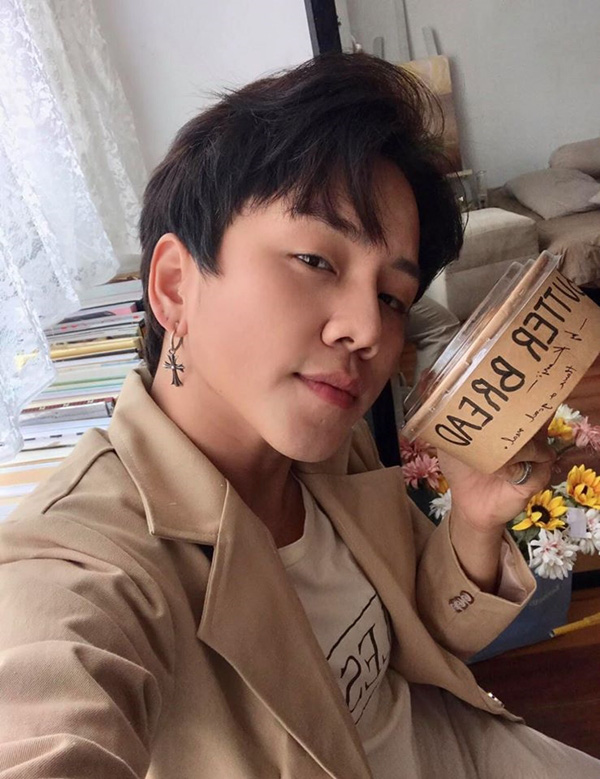 MC Miko Lan Trinh công khai chân dung người yêu chuyển giới, kể chuyện bị chỉ trích chỉ vì để nửa kia thắt dây giày hộ - Ảnh 5. MC Miko Lan Trinh công khai chân dung người yêu chuyển giới, kể chuyện bị chỉ trích chỉ vì để nửa kia thắt dây giày hộ - Ảnh 5.