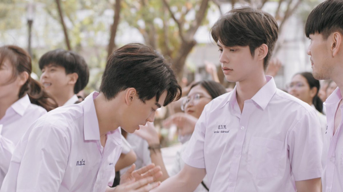 Giải m&atilde; sức h&uacute;t phim đam mỹ 2gether: Đ&ocirc;i Bright - Win đ&atilde; đẹp lại c&ograve;n quấn nhau kh&ocirc;ng rời, nh&igrave;n ph&aacute;t hờn lu&ocirc;n &aacute;! - Ảnh 7.