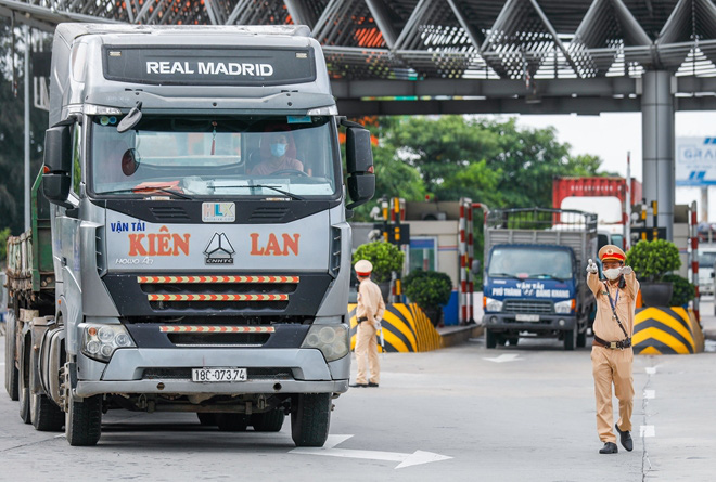 Tài xế container dương tính với ma túy thanh minh: Uống nhầm nước lạ - Ảnh 1.