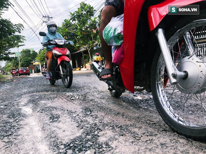 Người cứu 2 mẹ con vụ 3 người bị điện giật thương vong khi ngã xe: Vớt cô ấy lên, tôi chỉ biết khóc vì bất lực - Ảnh 5.