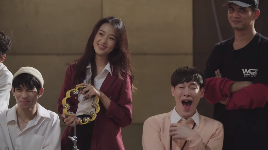 Nụ hôn mớm bánh cực tình ở Still 2gether khiến hội hủ nữ phát rồ vì màn cấp thịt chất lượng từ đài Thái - Ảnh 5. Nụ hôn mớm bánh cực tình ở Still 2gether khiến hội hủ nữ phát rồ vì màn cấp thịt chất lượng từ đài Thái - Ảnh 5.