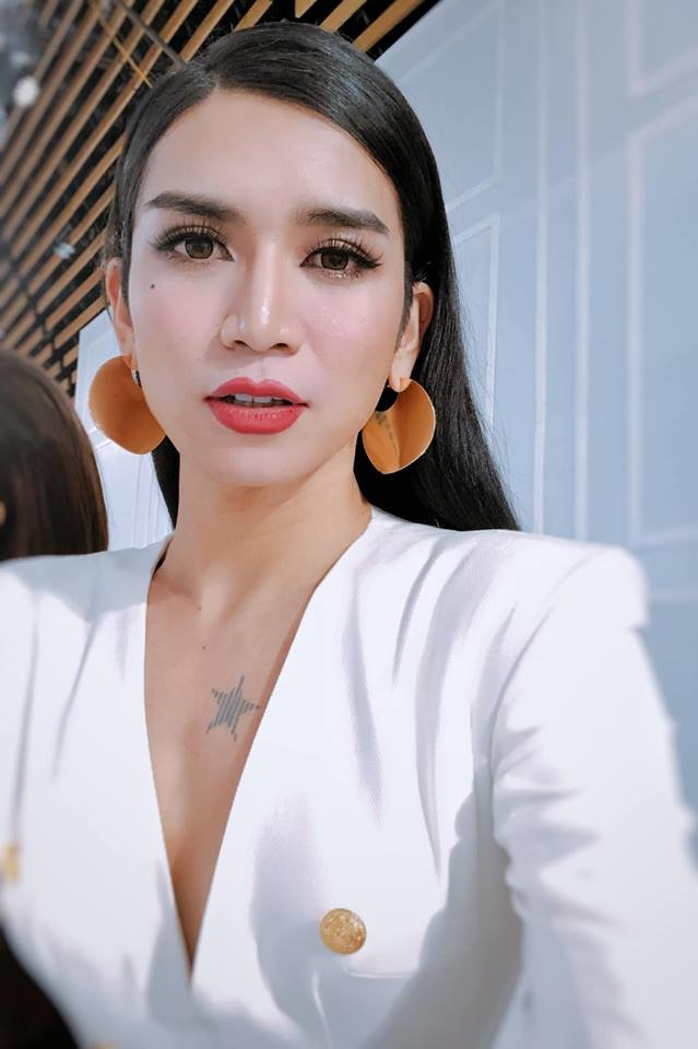 BB Trần khiến sao Việt phấn khích với hình ảnh tóc tém vòng 1 đồ sộ