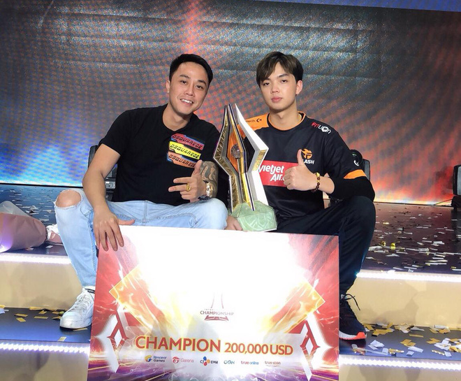 Được trao thưởng xe Mercedes, ADC đ&aacute;nh như l&ecirc;n đồng, Team Flash đ&egrave; bẹp Saigon Phantom - Ảnh 7.