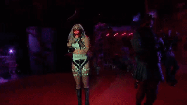 Lady Gaga có màn trình diễn chặt chém tại VMAs 2020, nhưng bất ngờ hơn cả là BLACKPINK cũng lấp ló góp mặt? - Ảnh 6.