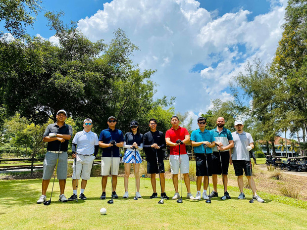 Team qua đường bắt gặp Hương Giang - Matt Liu hẹn hò ở sân golf, hé lộ khoảnh khắc thân mật và ân cần đến phát ghen - Ảnh 4.