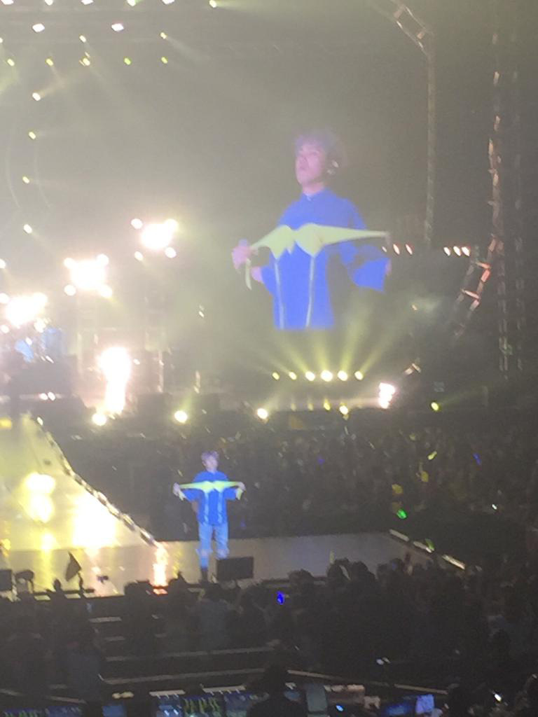 Idol Kpop dở khóc dở cười vì fan tặng quà 18+: EXO tá hỏa với mưa đồ lót, nam thần BTS gặp scandal vì món quà đỏ mặt - Ảnh 10. Idol Kpop dở khóc dở cười vì fan tặng quà 18+: EXO tá hỏa với mưa đồ lót, nam thần BTS gặp scandal vì món quà đỏ mặt - Ảnh 10.