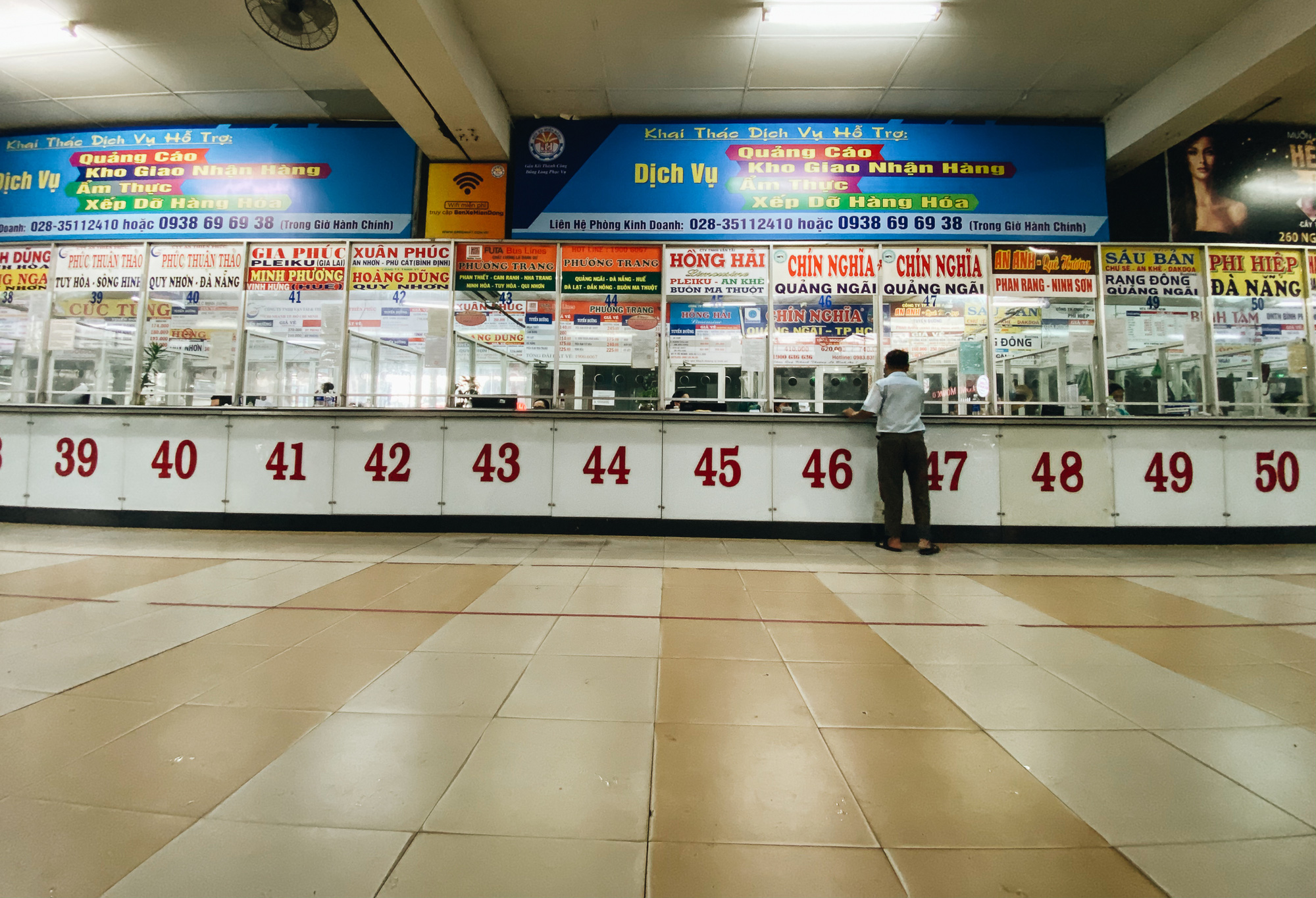 The 2 largest bus stations in Saigon 