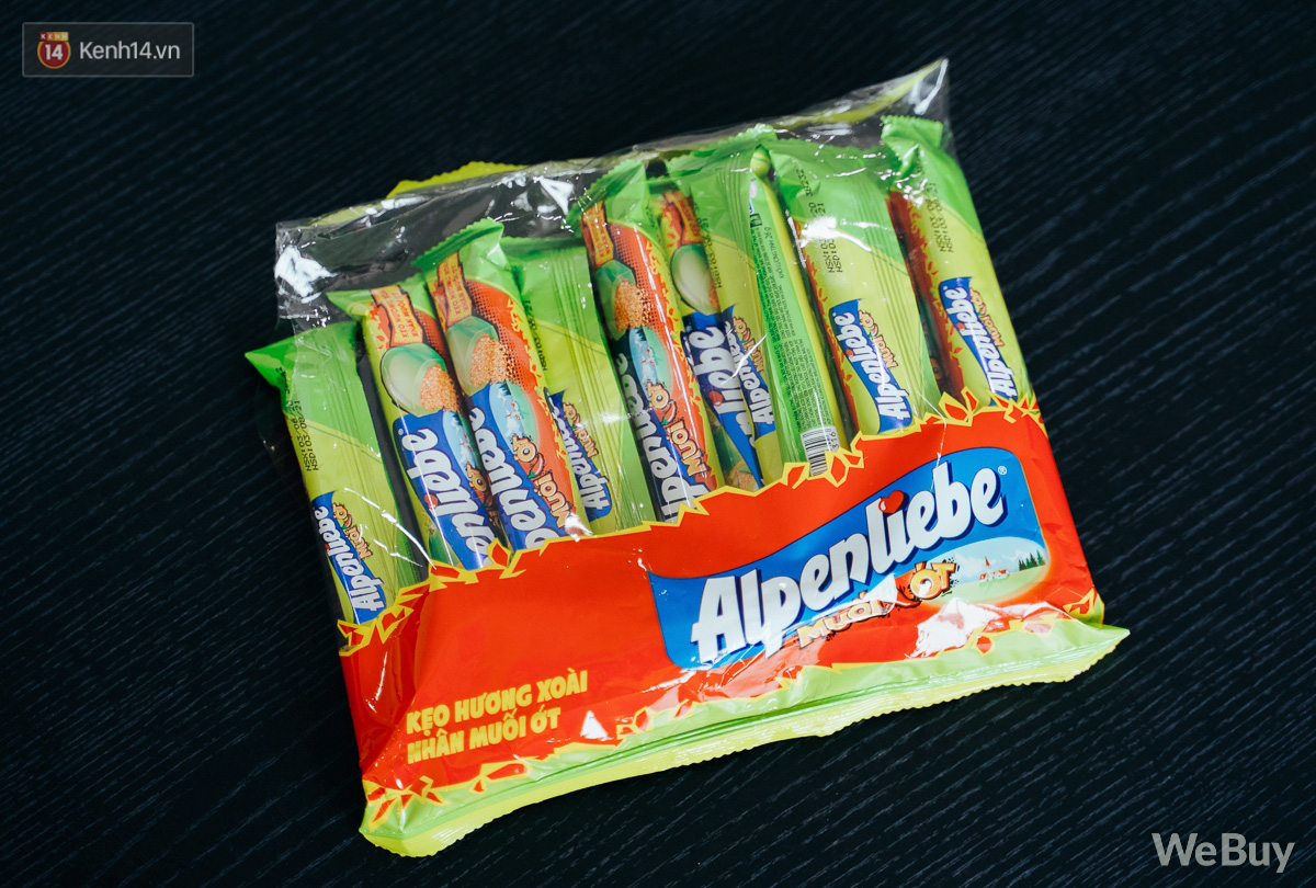 Ăn thử kẹo Alpenliebe muối ớt: Ý tưởng nghe chừng kì dị mà hóa ra ngon đáo để, chuẩn vị xoài xanh chấm muối ớt không lẫn đi đâu được - Ảnh 11.