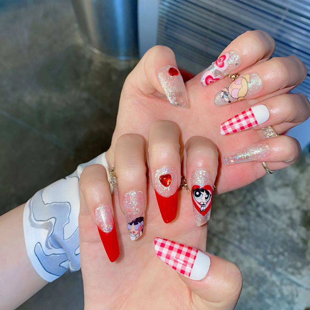 Makeup và nail How You Like That: Tự tin và cuốn hút với bộ đôi makeup và nail How You Like That. Với sự kết hợp độc đáo giữa màu đen bí ẩn và hồng thần tiên, bạn sẽ trở thành trung tâm của mọi sự chú ý và hoàn toàn tự tin để tỏa sáng.