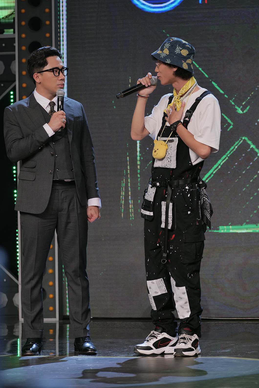 2 thầy gi&aacute;o ph&aacute; đảo s&acirc;n khấu Rap Việt: Ai bảo học Sư phạm l&agrave; chỉ c&oacute; thể đứng tr&ecirc;n giảng đường? - Ảnh 3.