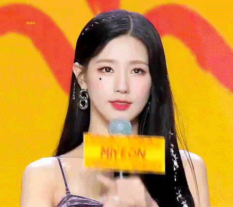 (G)I-DLE bị ch&ecirc; từ nhạc đến trang phục nhưng nhan sắc đ&atilde; &ldquo;cứu&rdquo; m&agrave;n comeback, ấn tượng nhất l&agrave; th&agrave;nh vi&ecirc;n &ldquo;hụt&rdquo; của BLACKPINK? - Ảnh 10.