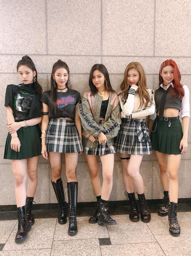 Đều như vắt chanh, mỗi lần ITZY comeback là dân tình lại soi được điểm na ná BLACKPINK và lần này cũng vậy! - Ảnh 7.