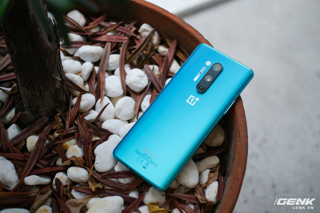 Cận cảnh OnePlus 8 Pro: Thiết kế đẹp, trang bị Snapdragon 865, màn hình 120 Hz chạy cùng độ phân giải QHD+, camera có filter Photochrom rất hay - Ảnh 9.