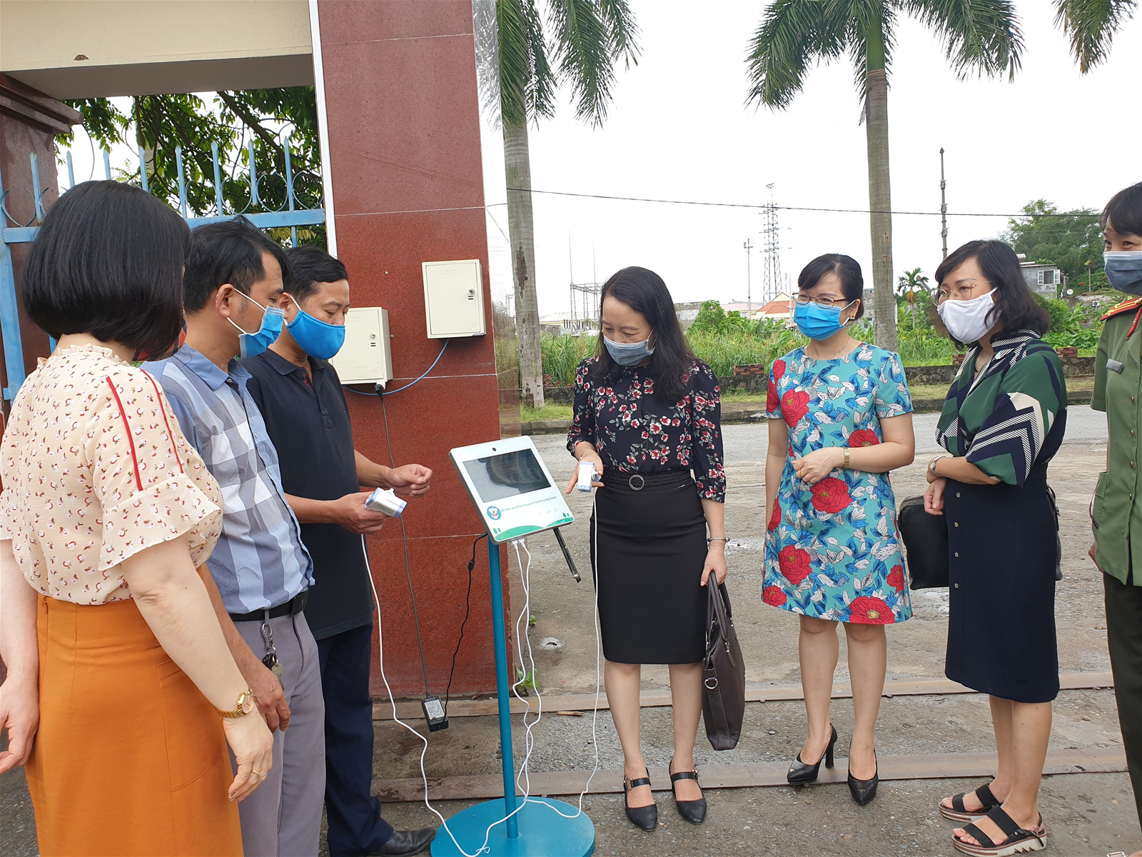 Chính thức khởi động thi tốt nghiệp THPT năm 2020 - Ảnh 1. Chính thức khởi động thi tốt nghiệp THPT năm 2020 - Ảnh 1.